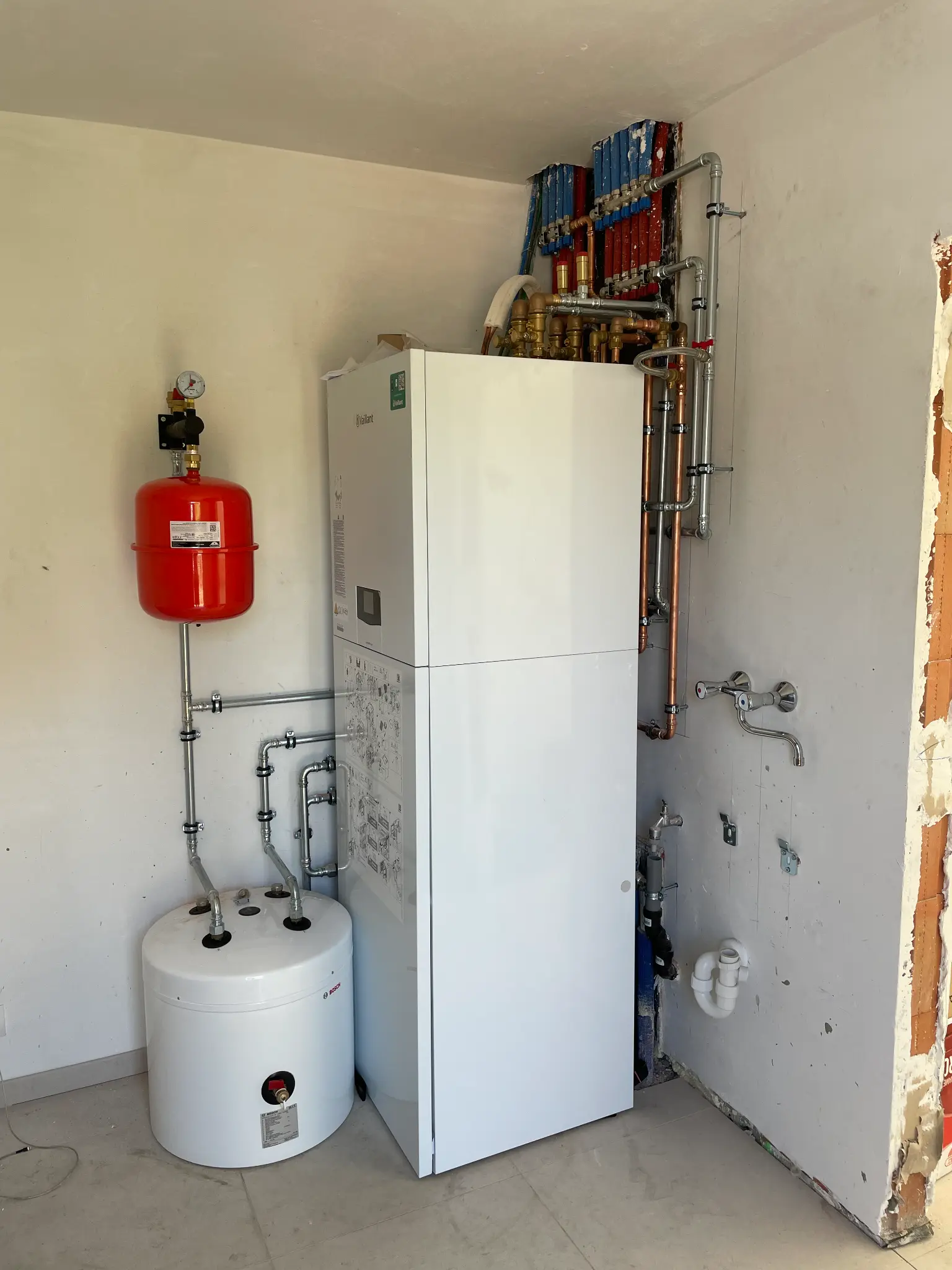 Warmtepomp split installatie technische ruimte